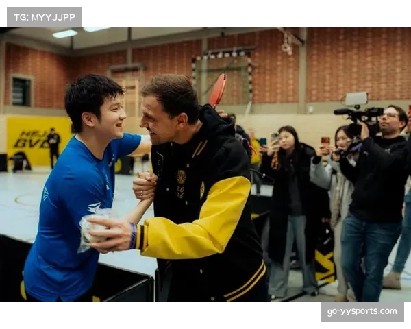 多特蒙德乒乓球队对阵萨尔布吕肯,波尔现场督战引发关注 多特蒙德乒乓球队对阵萨尔布吕肯,波尔现场督战引发关注